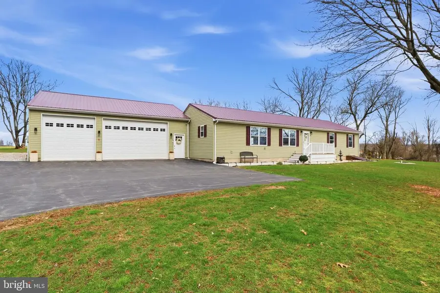 1025 White Oak Rd, Windsor, PA 17366 - #2