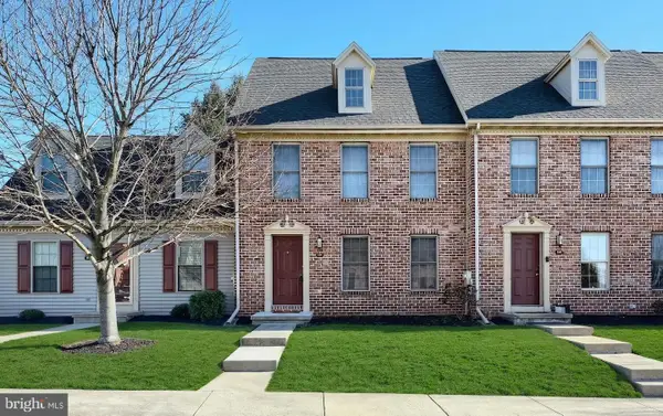 152 Crown Pointe Dr, YORK, PA 17402