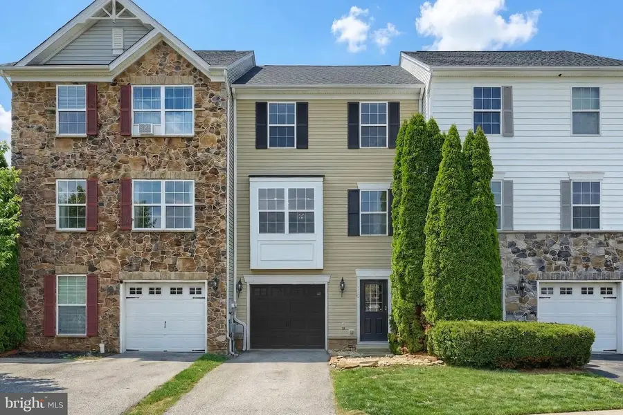 729 Blossom Dr, Hanover, PA 17331 - #3