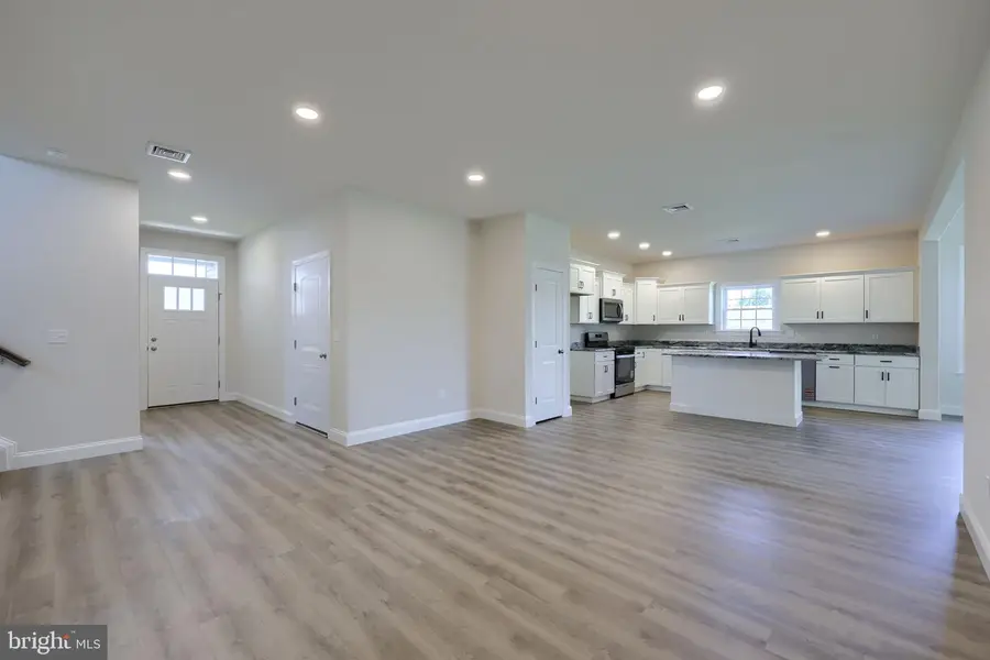 3855 Country Dr, Dover, PA 17315 - #2