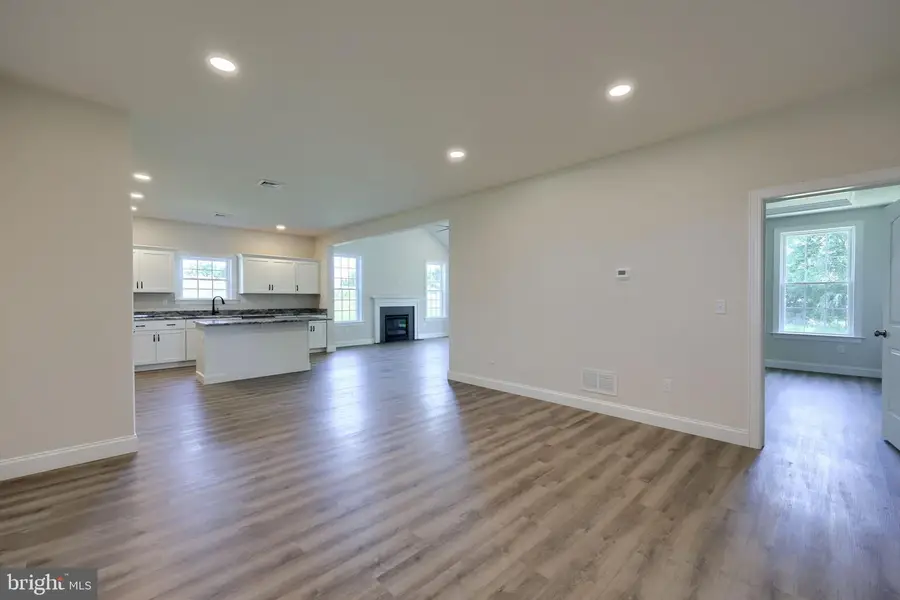 3855 Country Dr, Dover, PA 17315 - #3