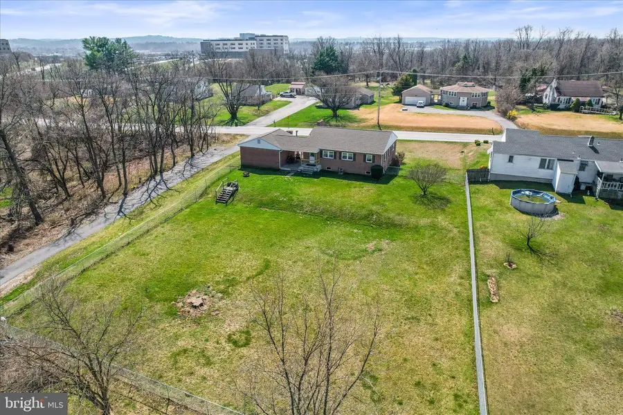 1885 Roosevelt Ave, York, PA 17408 - #3