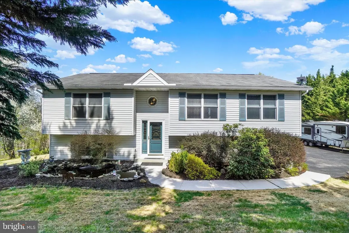 116 West Ct, Glen Rock, PA 17327 - #1