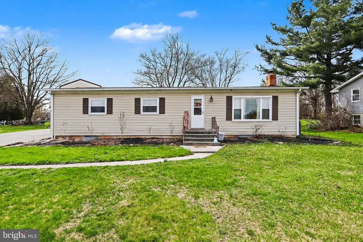 32 Pine Rd, Abbottstown, PA 17301 - #1