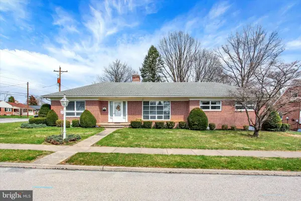 241 Charles St, HANOVER, PA 17331