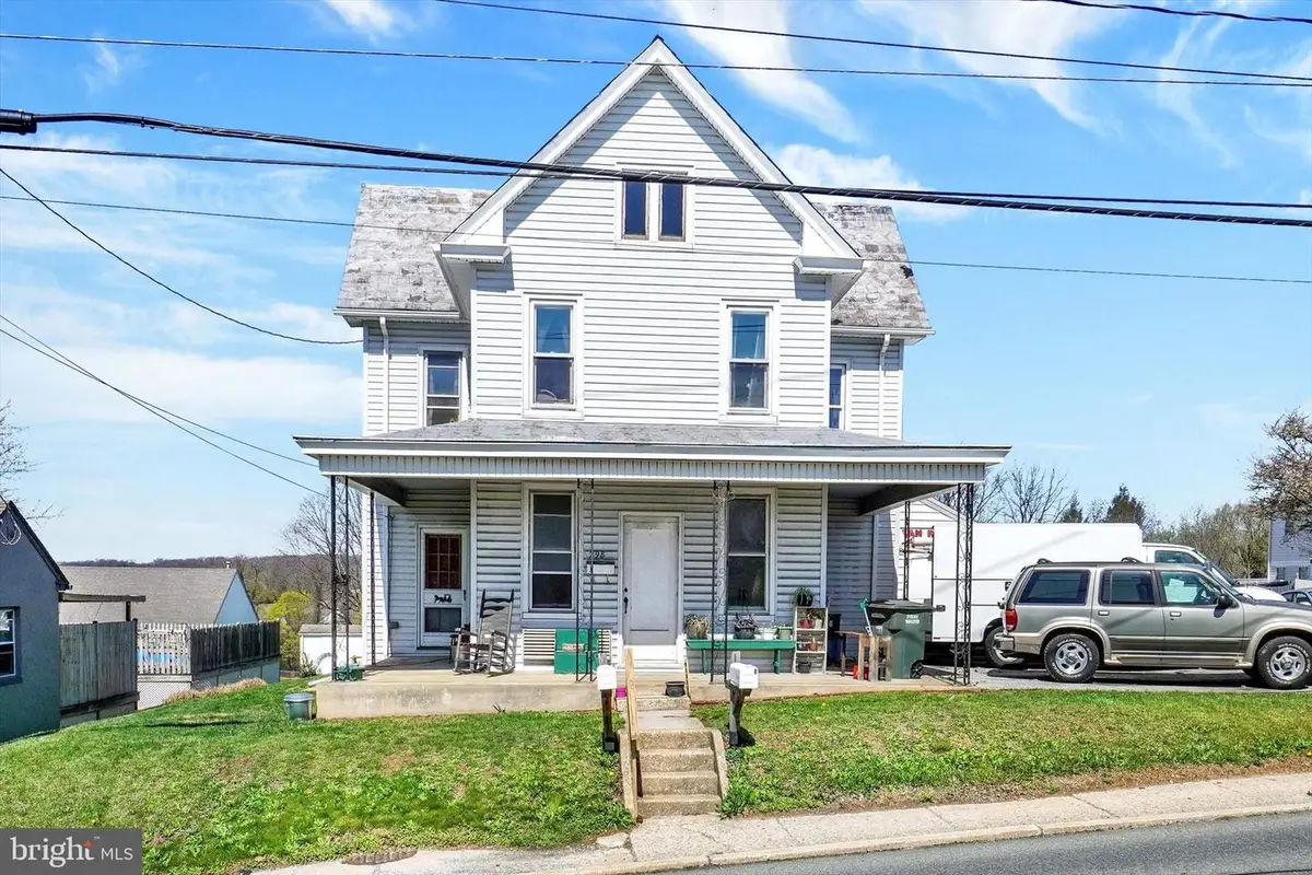298 N Main St, Yoe, PA 17313 - #1
