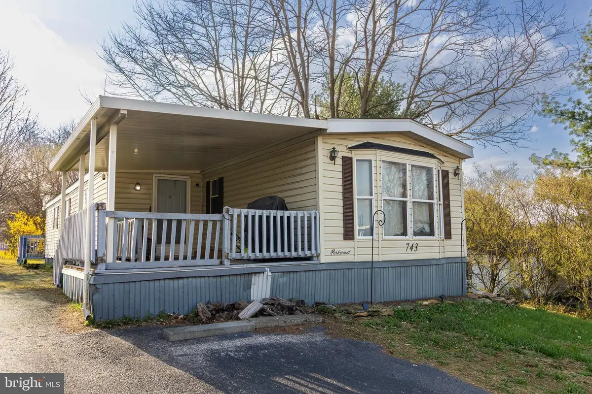 743 Shawna Ave, York, PA 17402 - #1