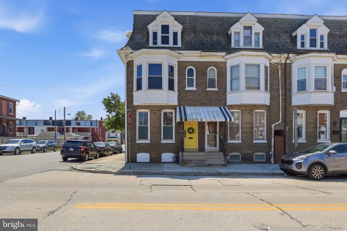 684 Chestnut St, York, PA 17403 - #1