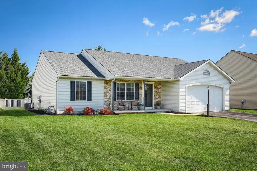 115 Austin Dr, Mount Wolf, PA 17347 - #3