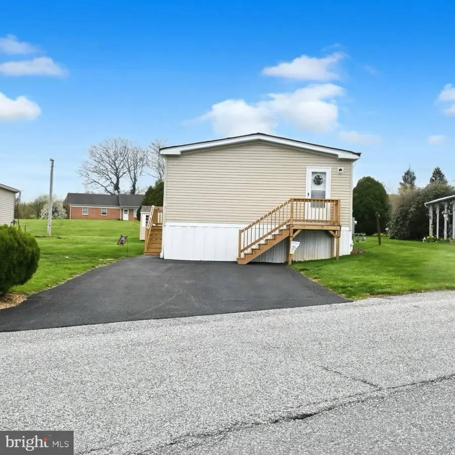 103 Carbridge Rd E, Stewartstown, PA 17363 - #2