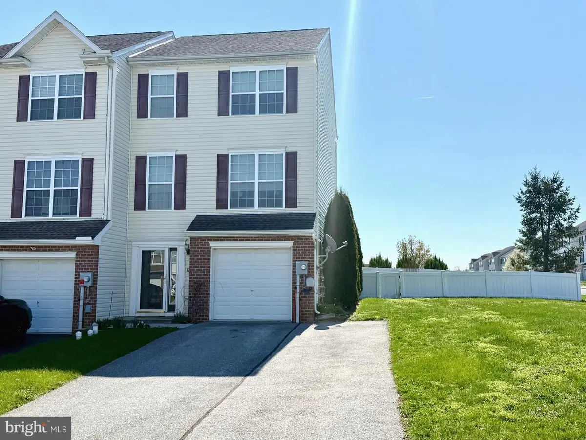 1242 Ledge Dr, York, PA 17408 - #1