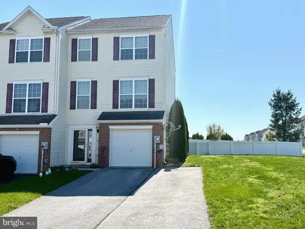 1242 Ledge Dr, YORK, PA 17408