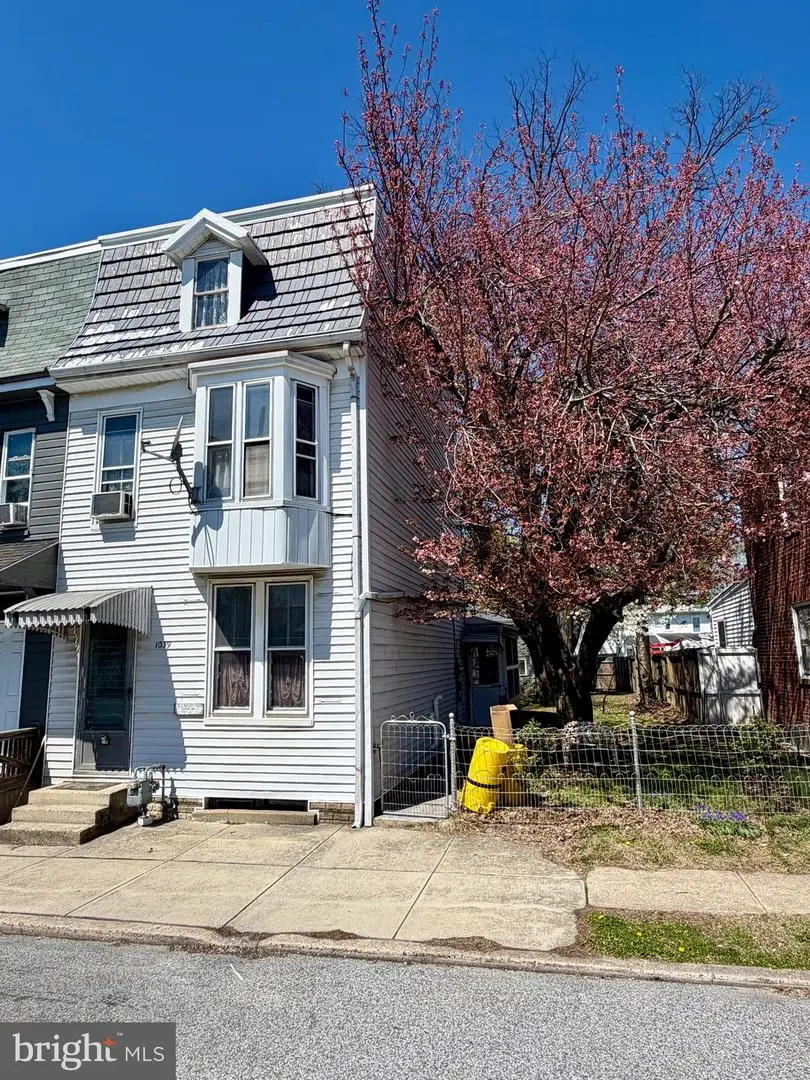 1039 E Poplar St, York, PA 17403 - #2