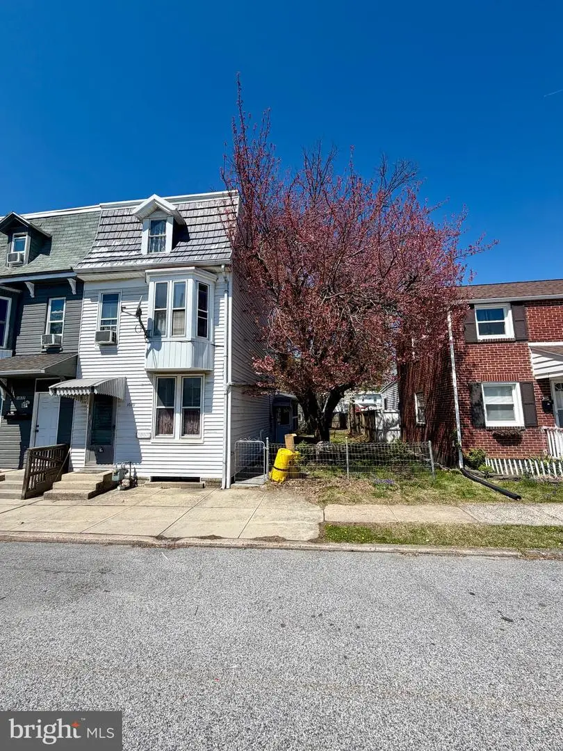 1039 E Poplar St, York, PA 17403 - #3