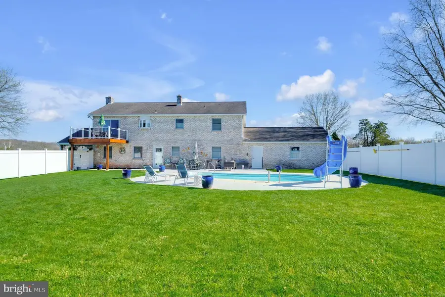 183 Roland Rd, East Berlin, PA 17316 - #3