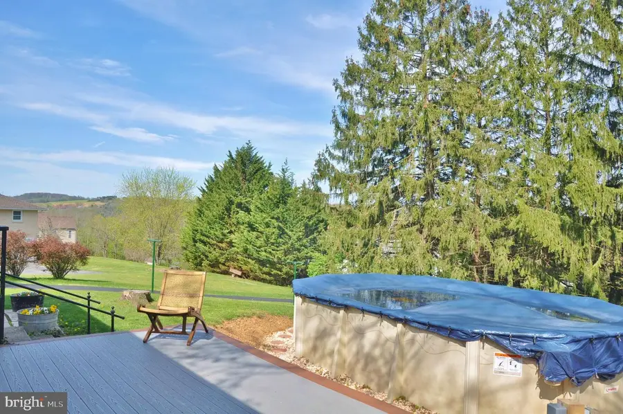 25 West St, Glen Rock, PA 17327 - #2