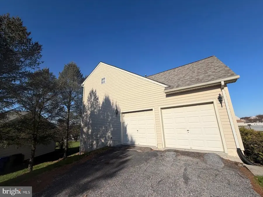 32 Seminole Dr, York, PA 17403 - #2