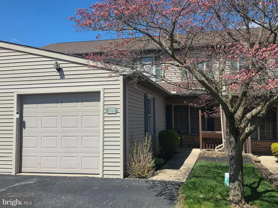 109 Oak Xing #109, Dallastown, PA 17313 - #2