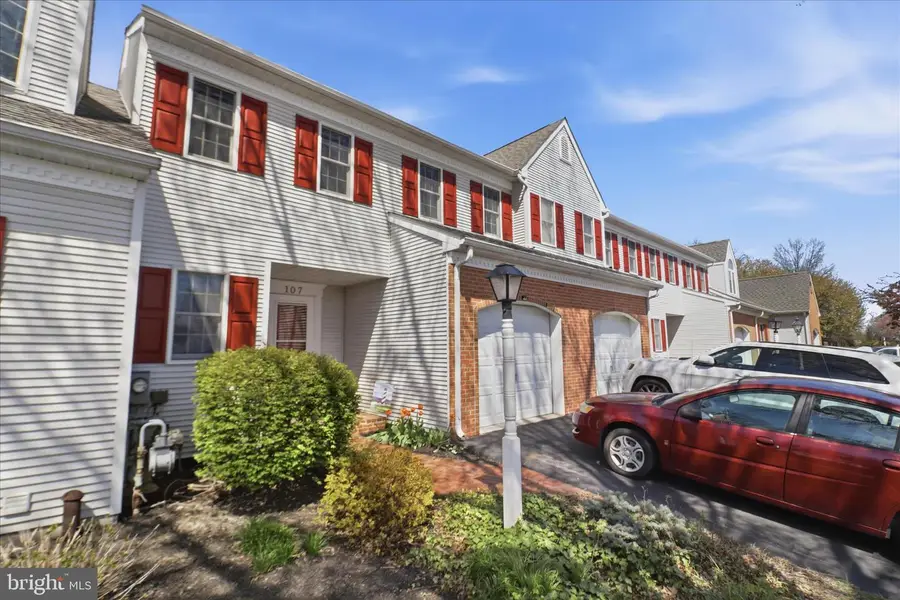 107 Carriage Hill Ln, York, PA 17406 - #3