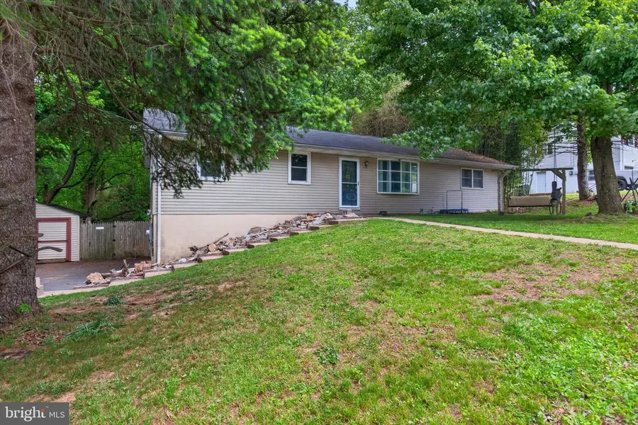 207 Forge Hill Rd, Wrightsville, PA 17368 - #2