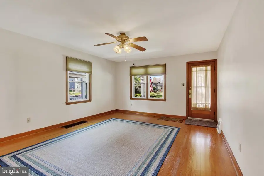 524 Fulton St, Hanover, PA 17331 - #2