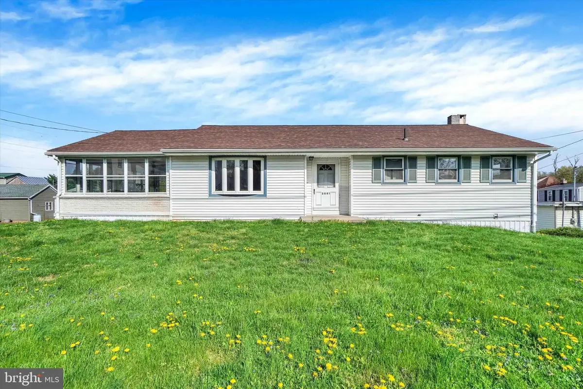 2081 Park St, Dover, PA 17315 - #1