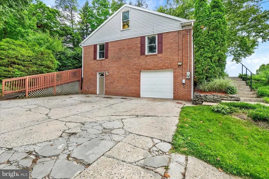 40 W Locust Ln, York, PA 17406 - #3