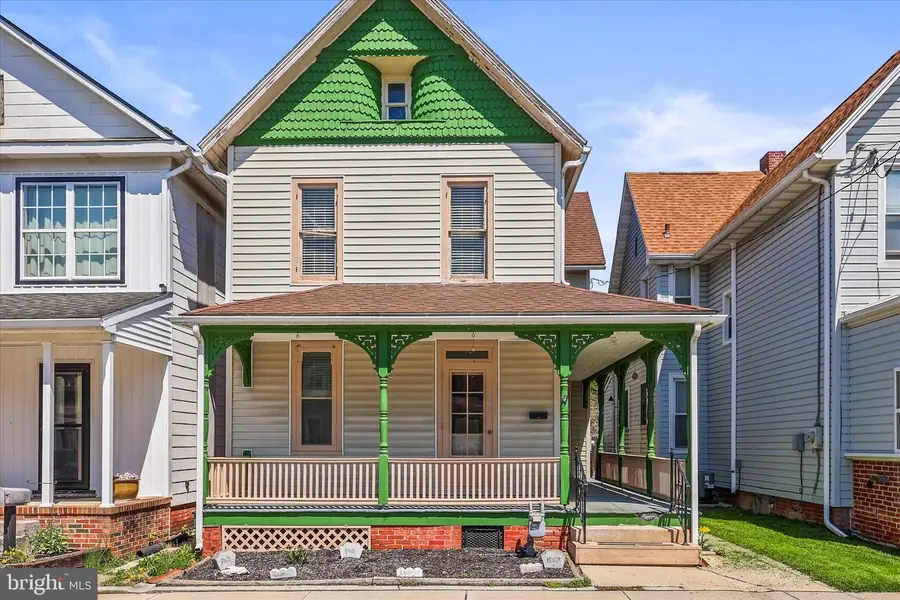 220 Locust Street, Hanover, PA 17331 - #2