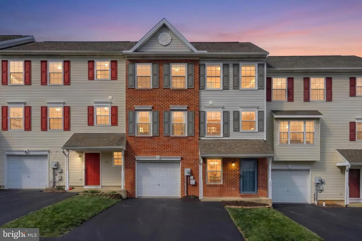 204 Country Ridge Dr, Red Lion, PA 17356 - #1