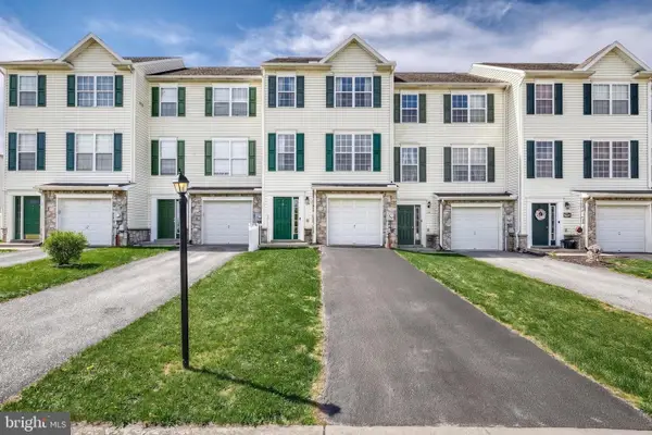 354 Mesa Ln #28, YORK, PA 17408