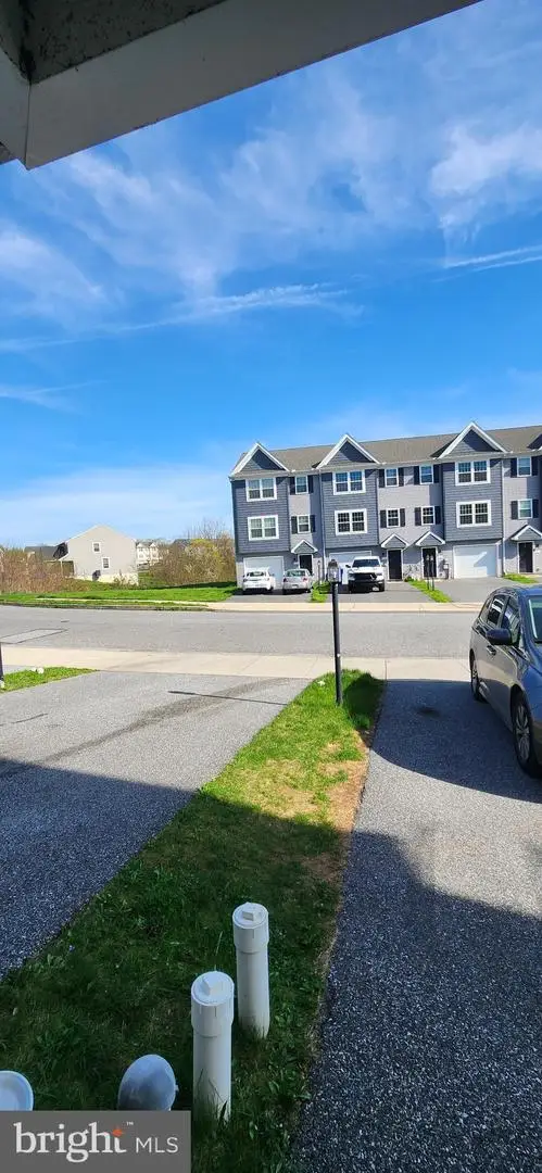 740 Kentwell Dr, York, PA 17406 - #3