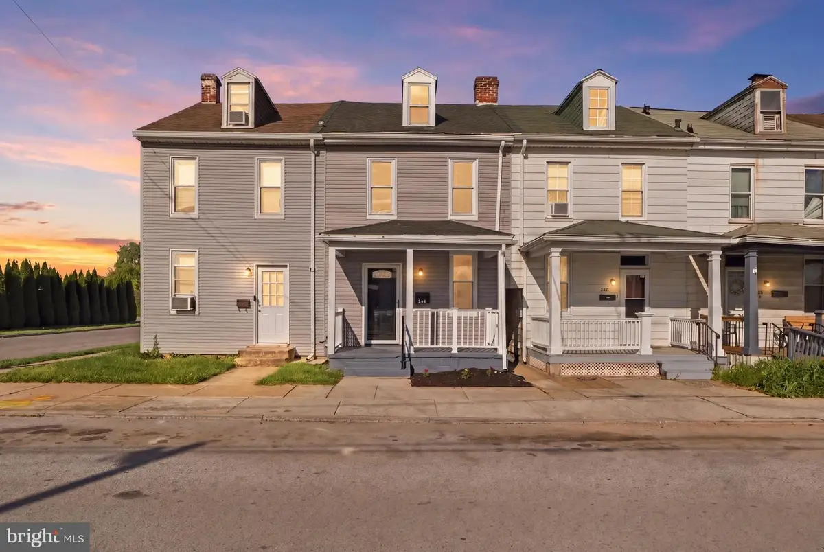 203 Fulton St, York, PA 17403 - #1