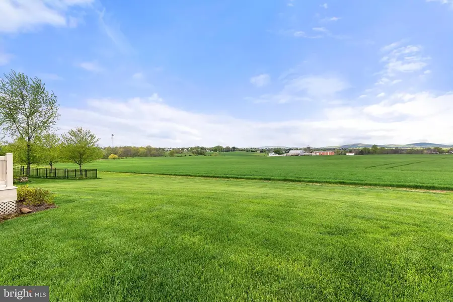 1347 Sterling Dr, York, PA 17404 - #3