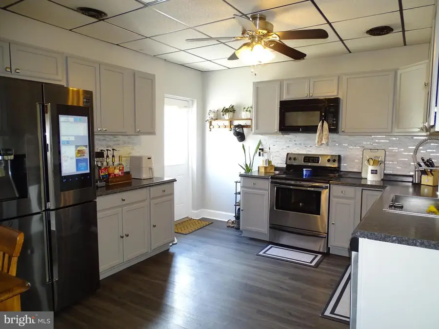 206 N 3rd St, Hanover, PA 17331 - #3