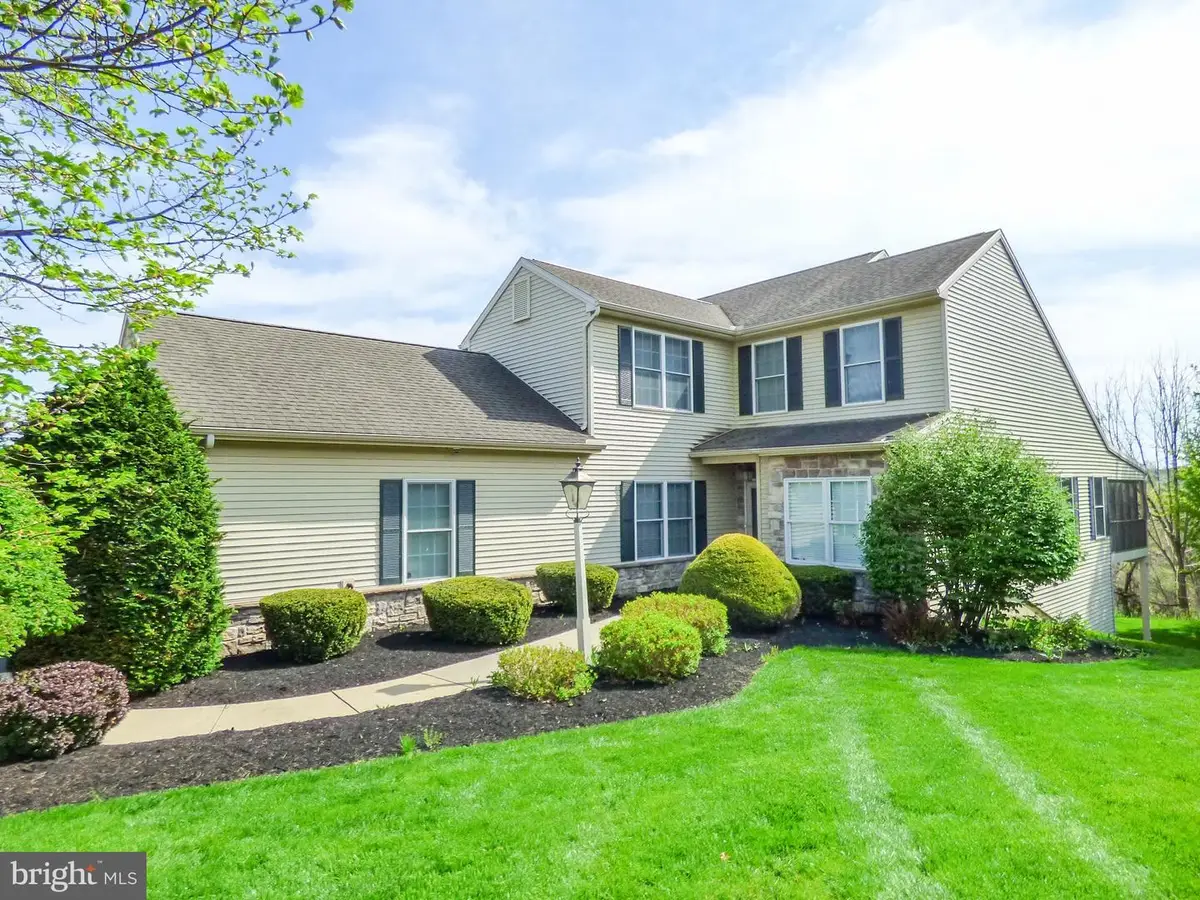 1742 Stone Hill Dr, York, PA 17402 - #1