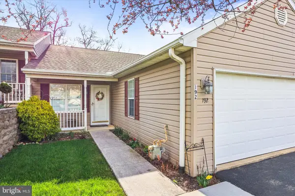 192 Winners Cir #192, RED LION, PA 17356