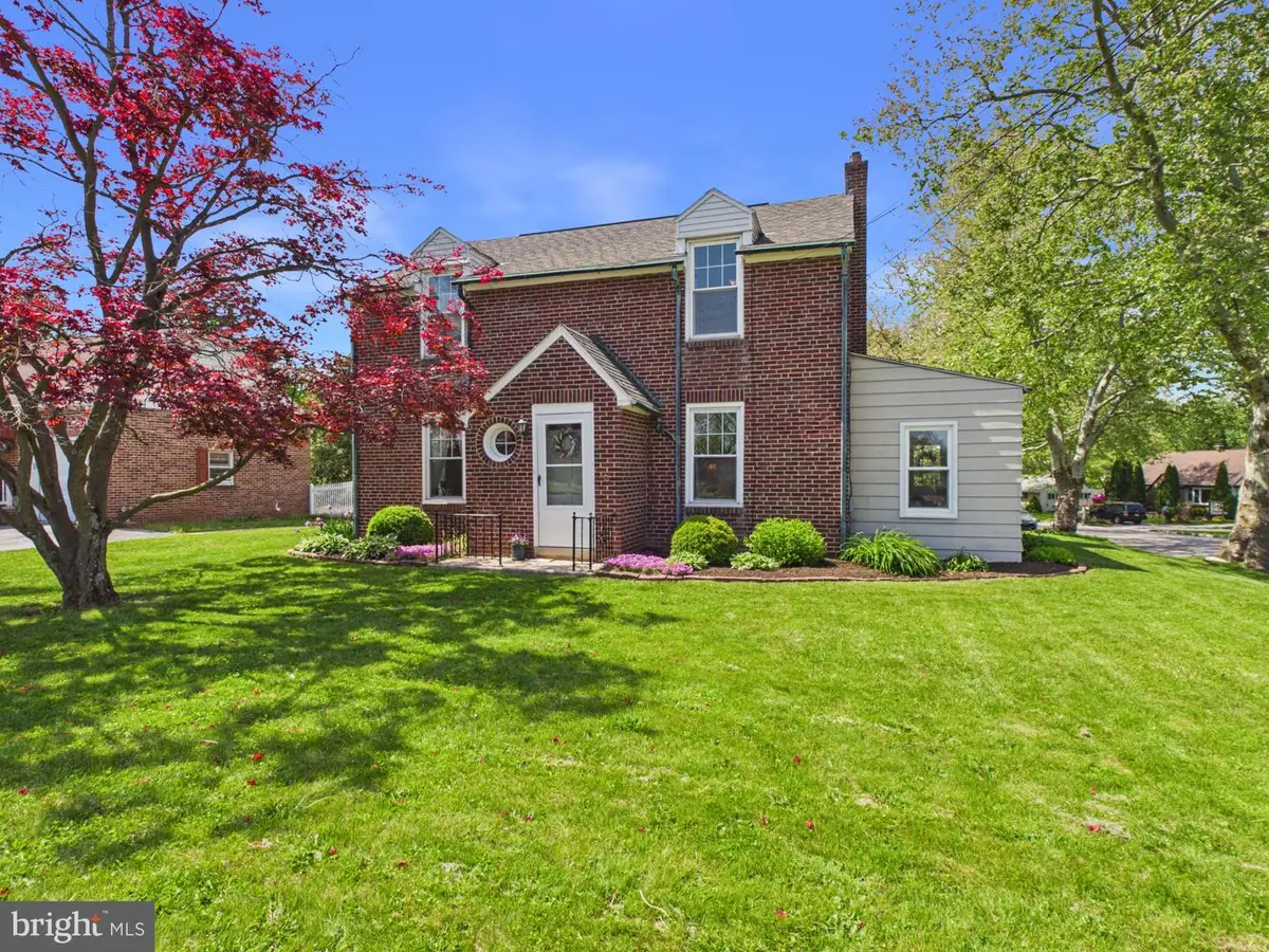 2301 Sunset Ln, York, PA 17408 - #1