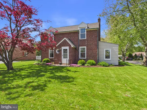 2301 Sunset Ln, YORK, PA 17408