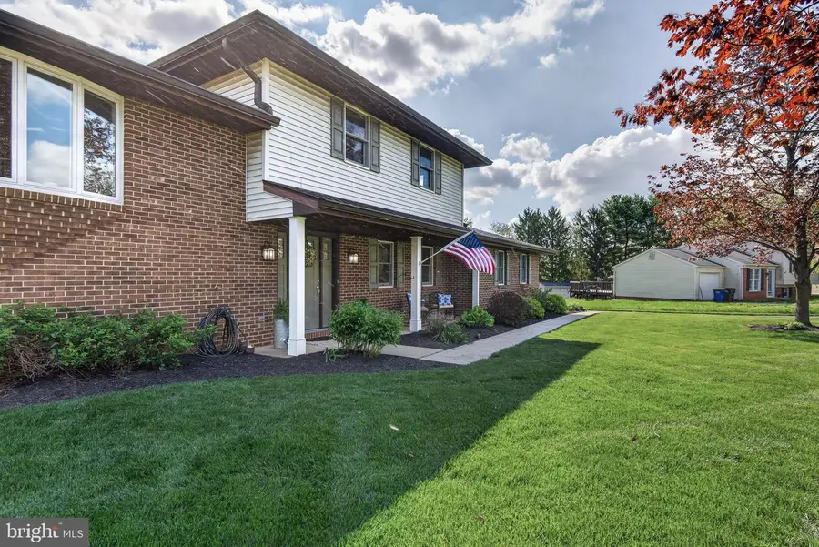 1612 Yorktowne Dr, York, PA 17408 - #3