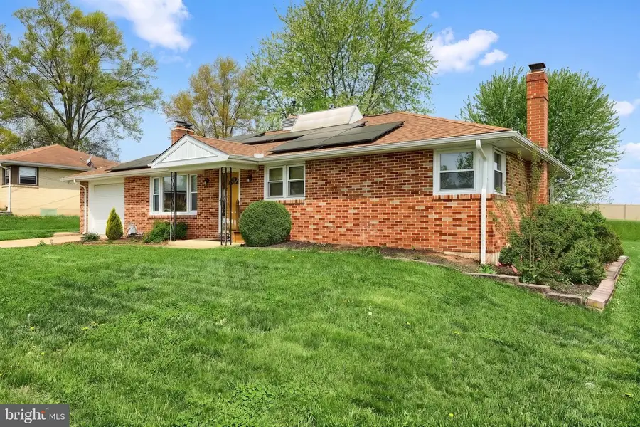 3011 Imperial Dr, Dover, PA 17315 - #2