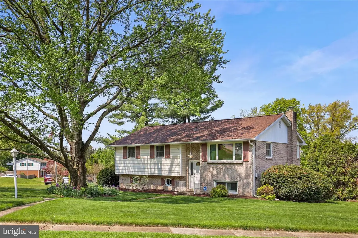 498 Maywood Rd, York, PA 17402 - #1