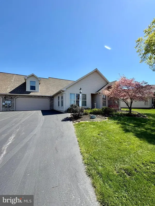 102 Heather Glen Dr, RED LION, PA 17356