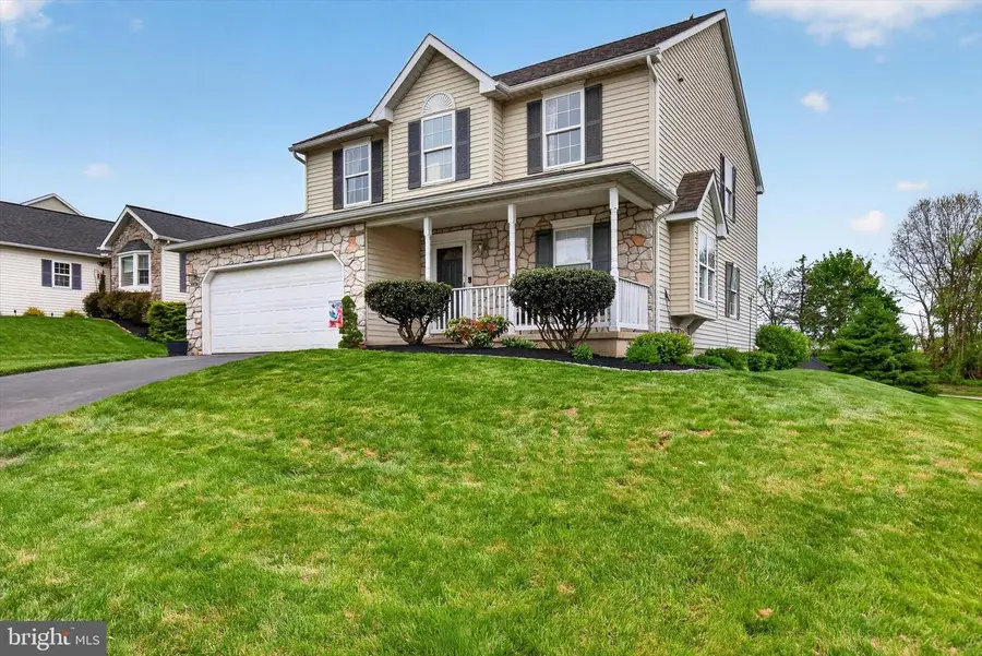624 Bartlett Dr, Dallastown, PA 17313 - #3