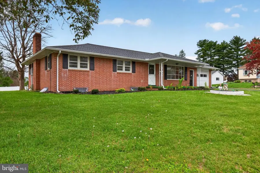 2360 Redwood Rd, York, PA 17408 - #2