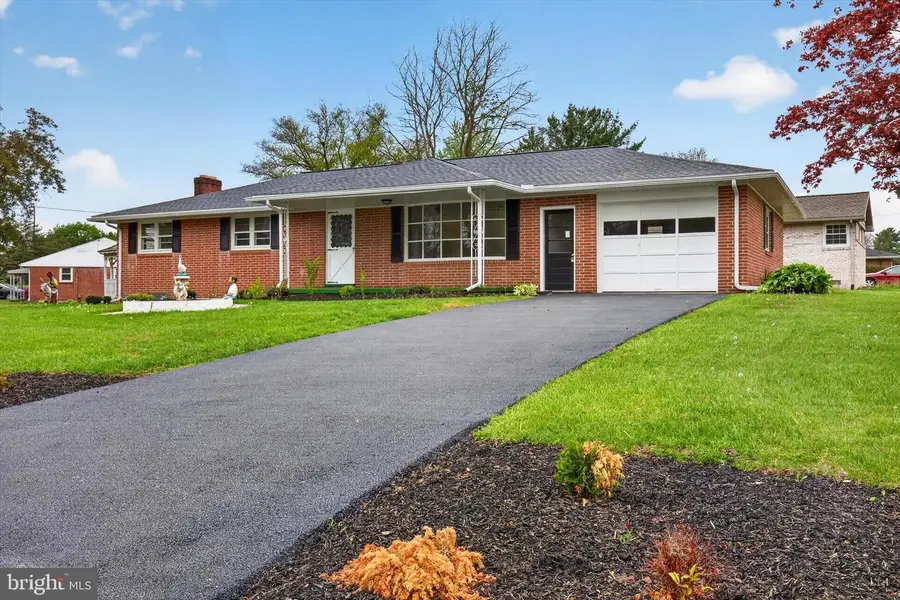 2360 Redwood Rd, York, PA 17408 - #3