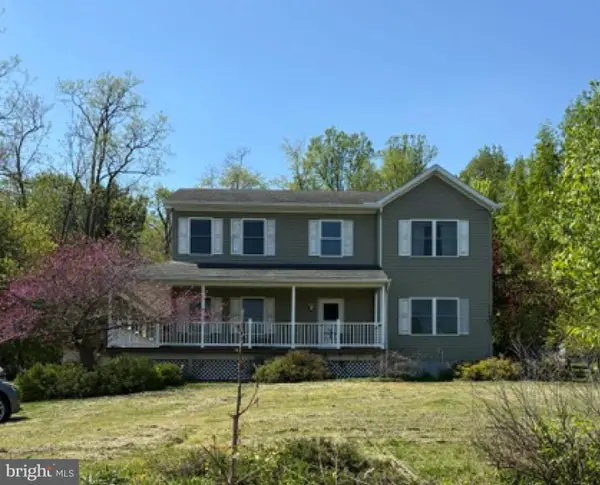 5 W Greenhouse Rd, DILLSBURG, PA 17019
