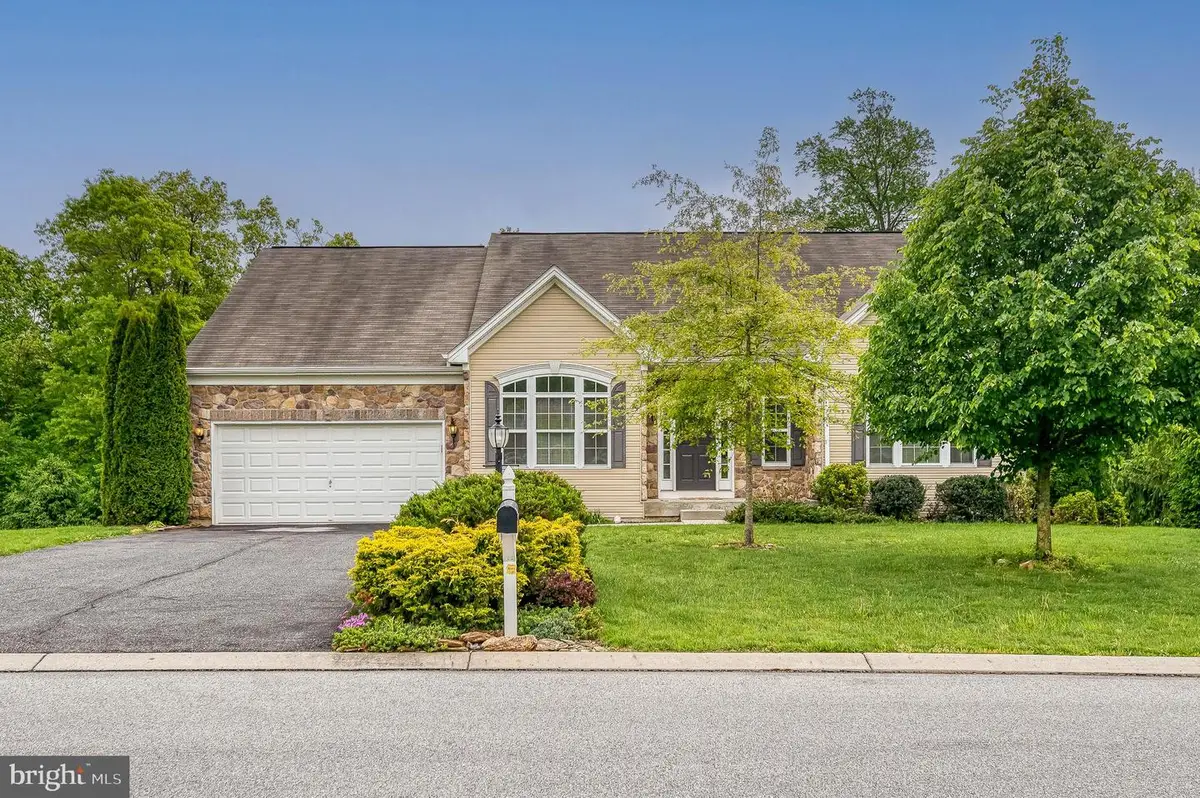 410 Misty Hill Dr, Delta, PA 17314 - #1