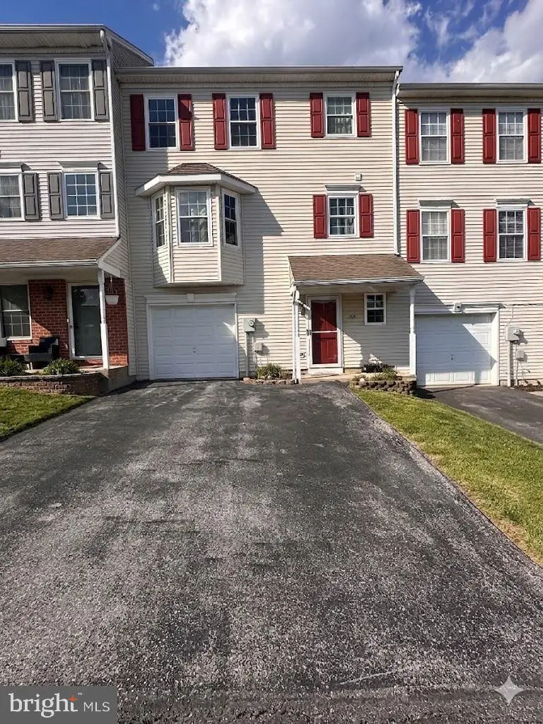 208 Country Ridge Dr, Red Lion, PA 17356 - #1