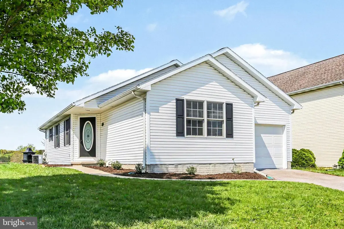 1443 Wanda Dr, Hanover, PA 17331 - #1