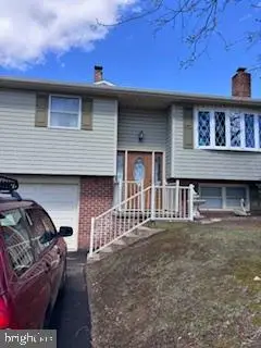 2106 Hope Dr, RED LION, PA 17356